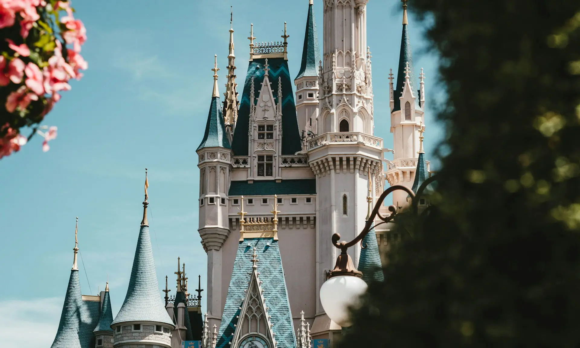 L&rsquo;évolution de Disney : du dessin animé classique aux géants du divertissement mondial